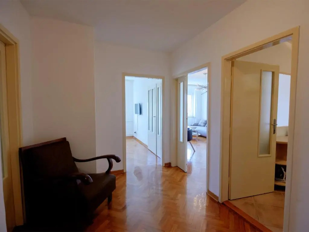 Apartments Sat