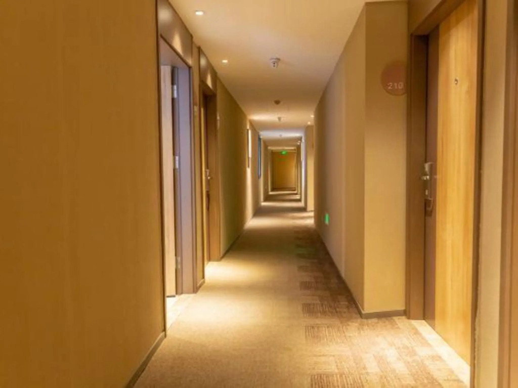 Home Inn Huayi Select Hotel (Shaoxing Shangyu Renmin Bridge Pedestrian Street Branch