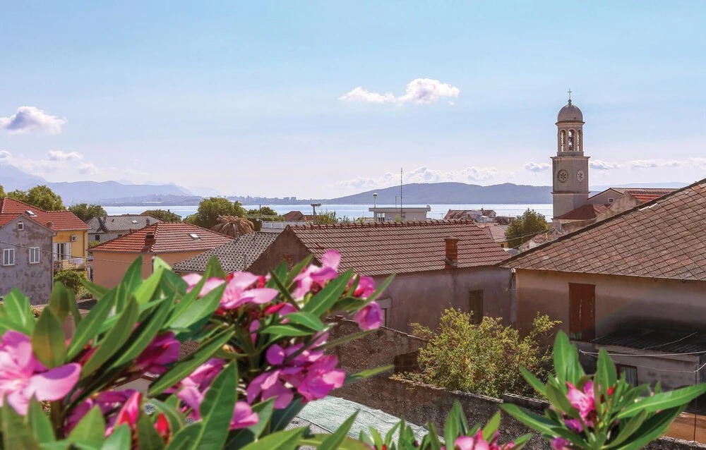 Awesome Apartment in Kastel Stari With Wifi