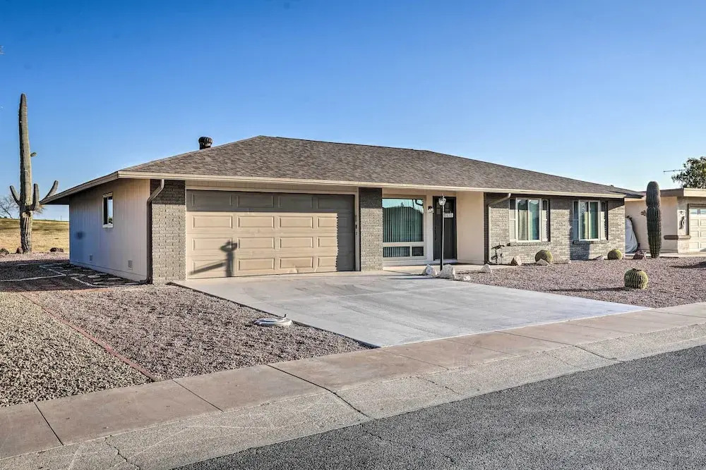 Golfers Haven! Gem w/ Patio & Grill in Sun City