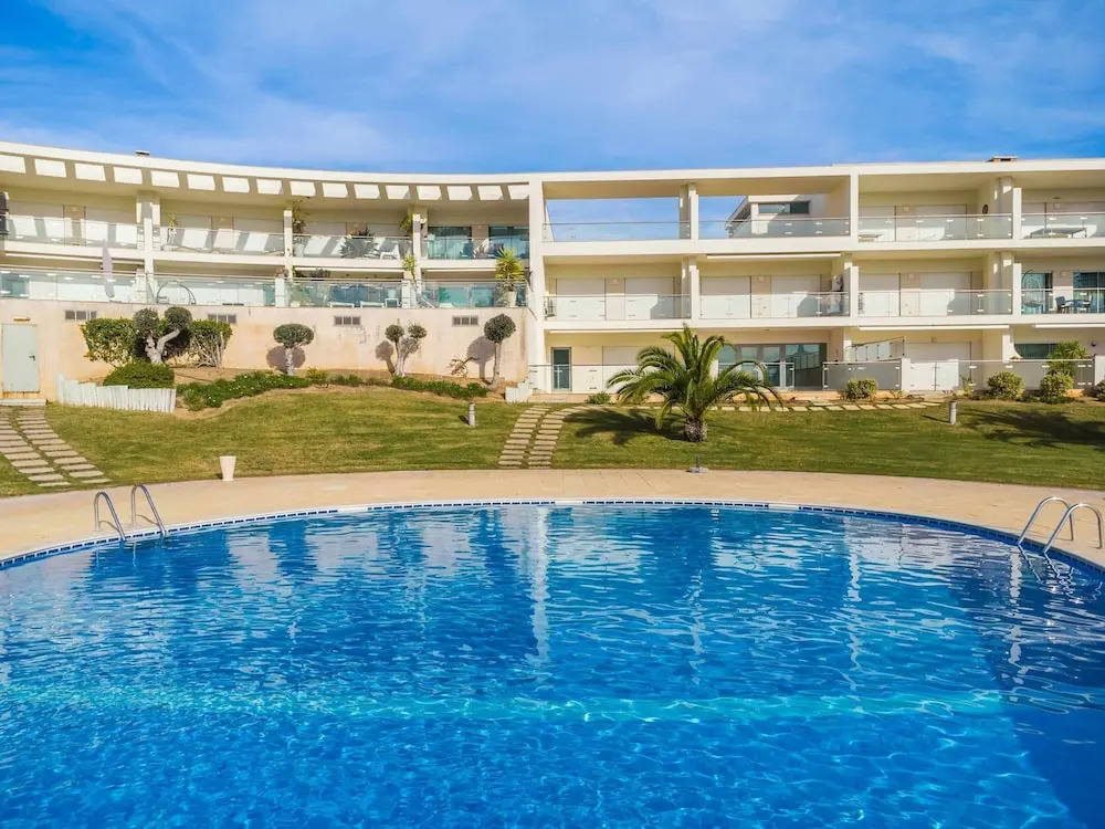 Balaia Residence 2 Bedroom Penthouse With Pool