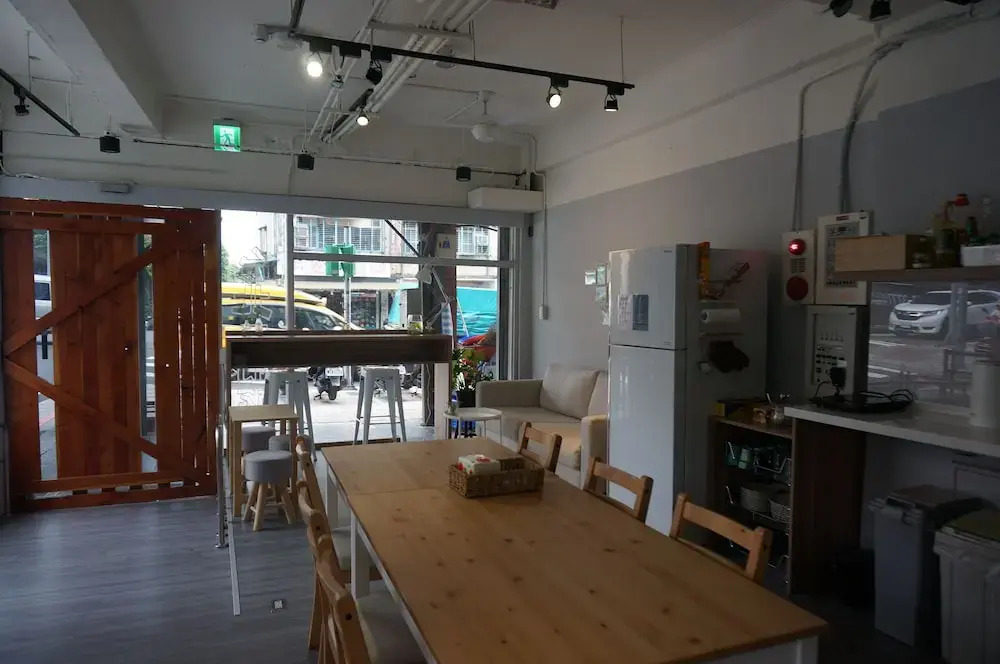Five Elements Hostel Taipei