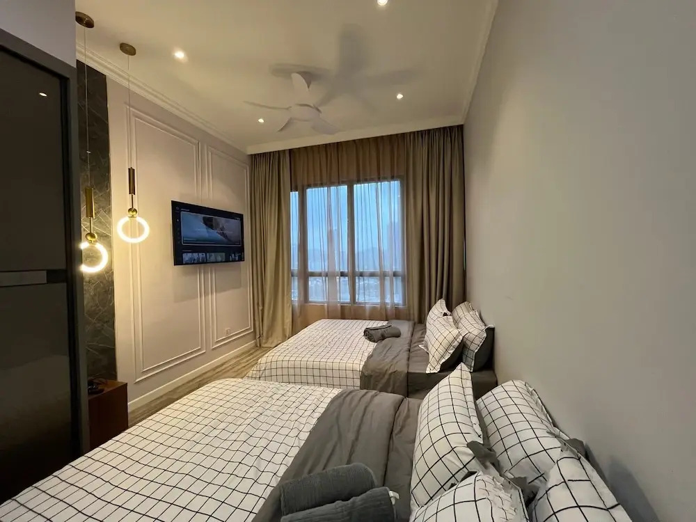 Millerz Square Suite By Ango