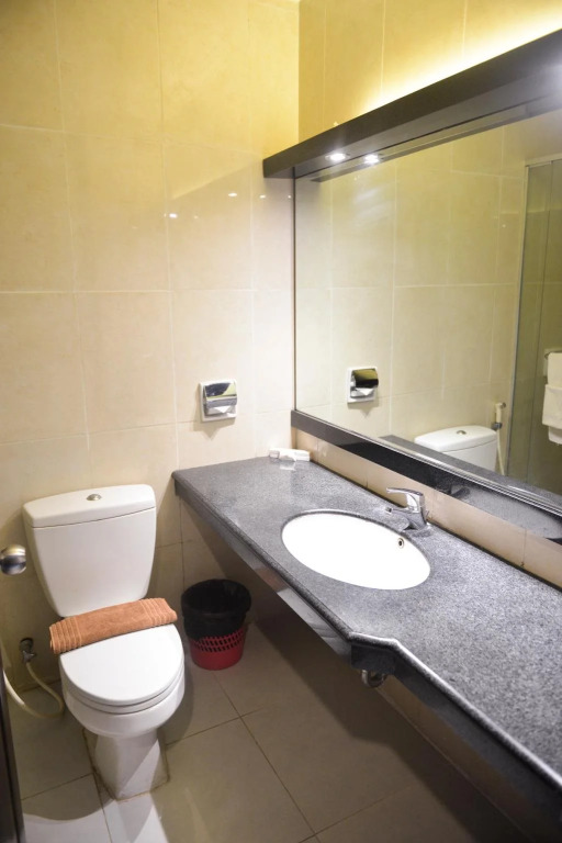 Hotel 88 Jember By WH - Strategic Location In The City Center