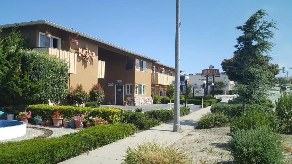 Gateway Thunderbird Motel