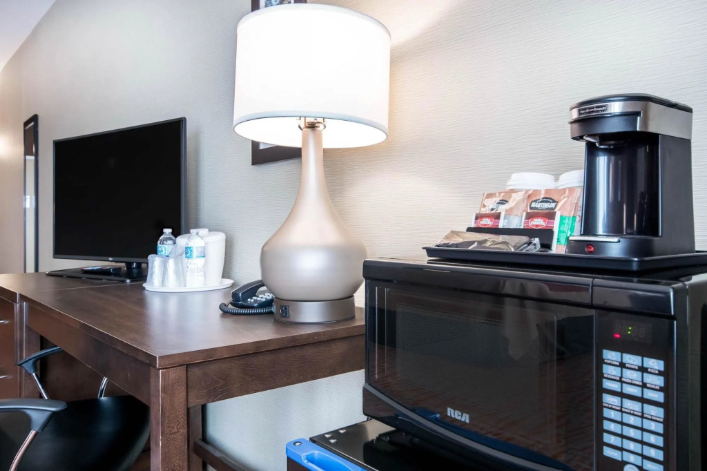 Comfort Inn & Suites