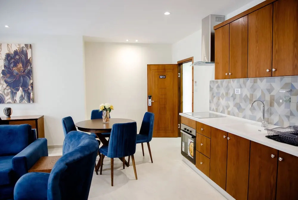 Al-Istiklal Suites