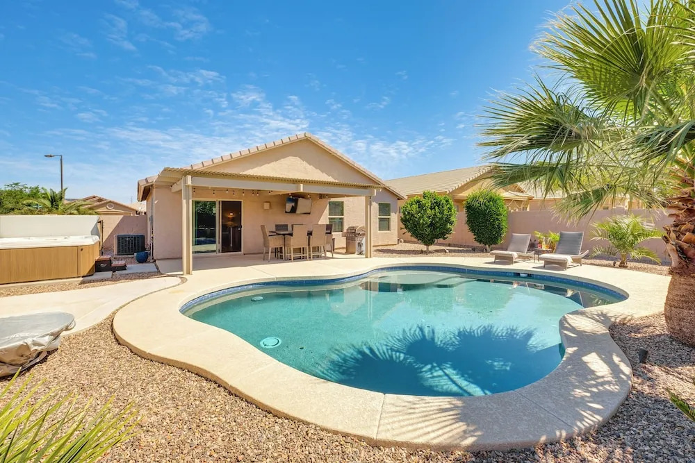 Backyard Oasis: Updated San Tan Valley Escape