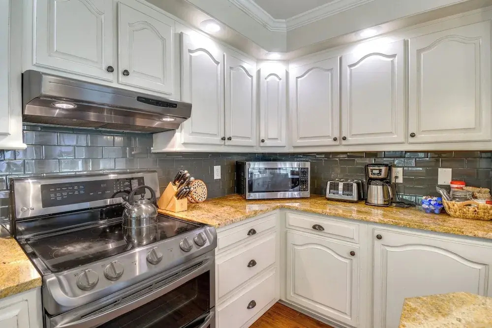Peaceful Fairhope Cottage w/ Covered Patio!