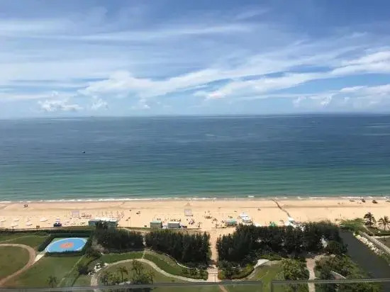 Hailing Island Neptune Sea View Hotel (Poly Shili Yintan Branch)