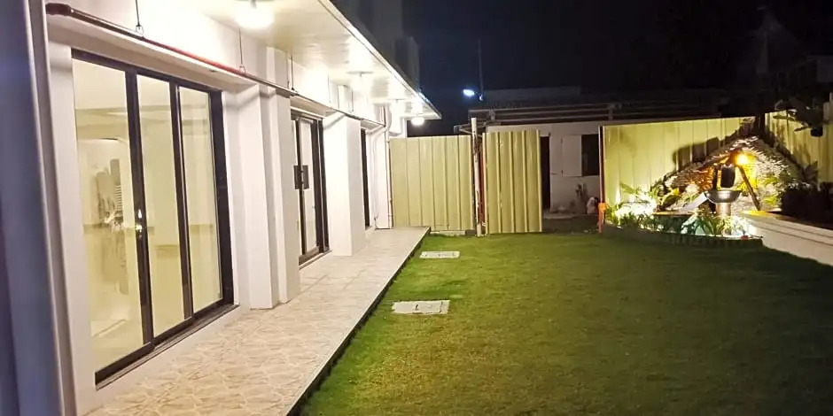 RedDoorz Plus Near McArthur Park Tacloban