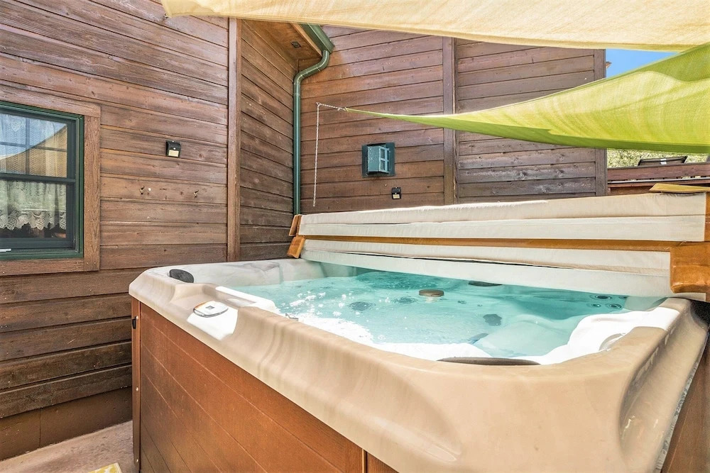 Solitude Gem Lake 203 - Estes Park 1 Bedroom Studio by RedAwning
