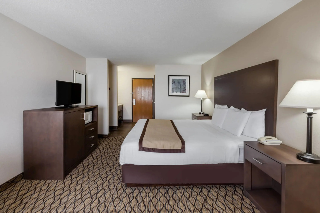 Baymont by Wyndham Auburn
