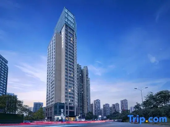 M Designer Hotel (Chengdu International Trade City Branch)