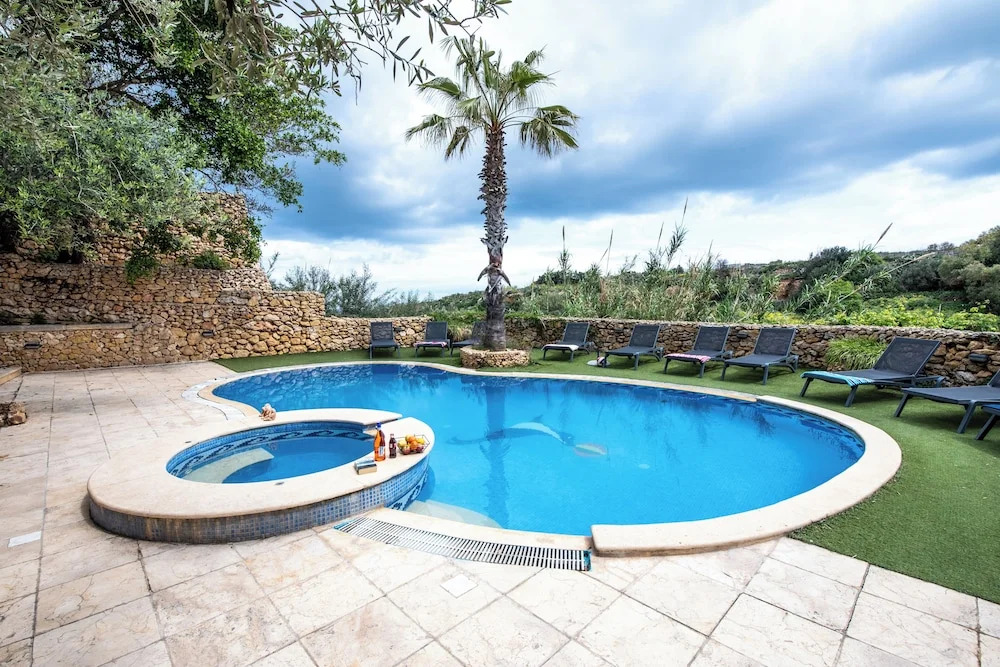 Villa Soldanis Sleeps 12 with Pool