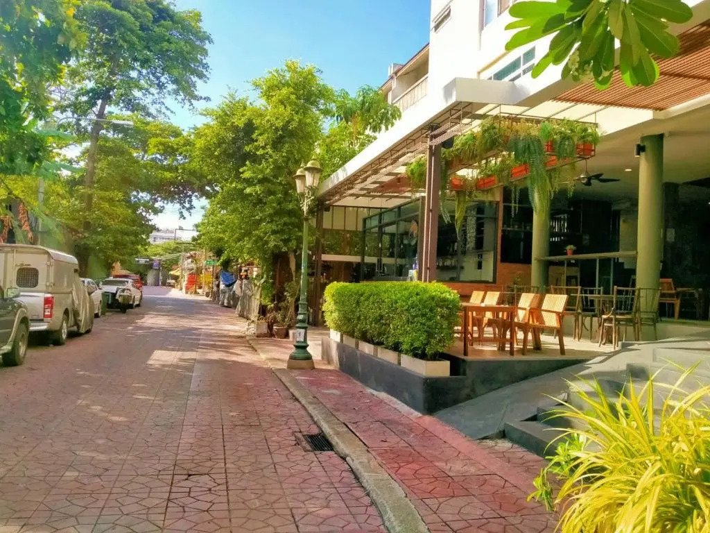 BB House Rambuttri2 บีบี เฮ้าส์ รามบุตรี2