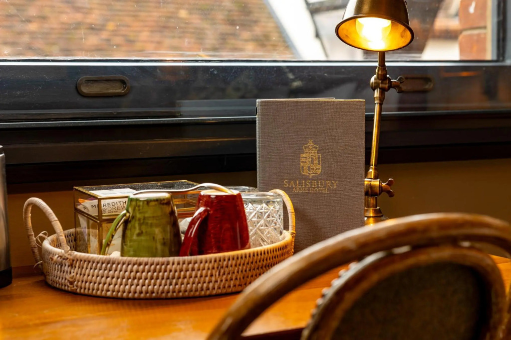 Salisbury Arms Hotel