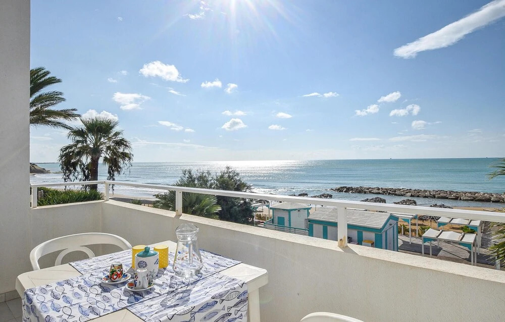 Stunning Home in Pozzallo With 3 Bedrooms and Wifi