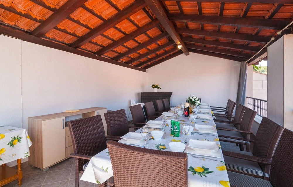 Awesome Home in Pucisca With 7 Bedrooms, Wifi and Outdoor Swimming Pool