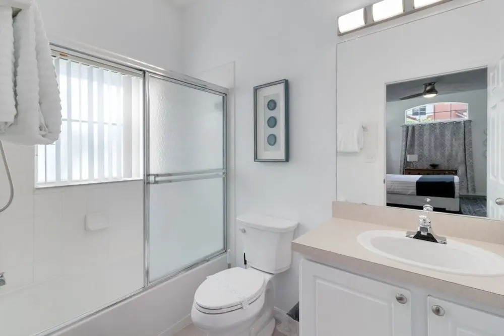 Gorgeous 4 Bed Home In Gated Community! 4 Bedroom Villa by RedAwning