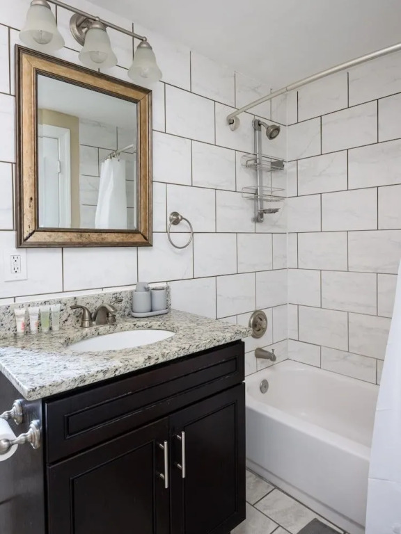 Classic CWE Apts with Full Kitchen by Zencity