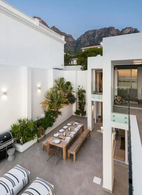 Sandpiper House: Stunning Ocean Views, Heated Pool & Large Garden