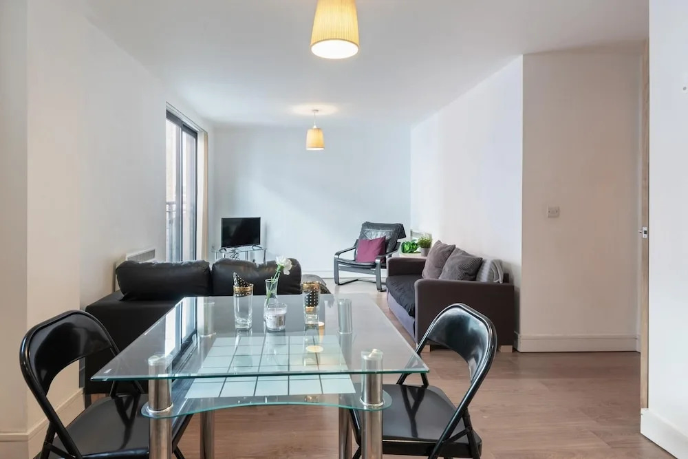NEW Bright & Modern 2 BD in the Heart of Liverpool