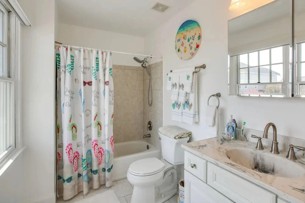 1 Mi to Pier: Spacious Home w/ Private Yard
