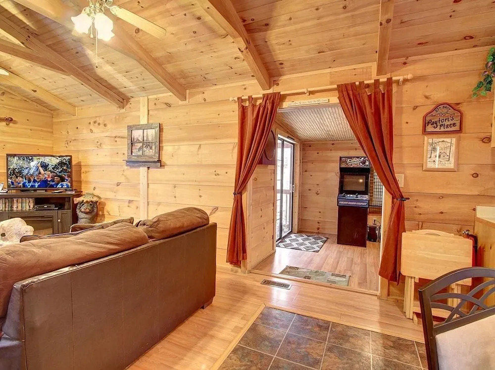 A Payton Place 1 Bedroom 1 Bathroom Cabin