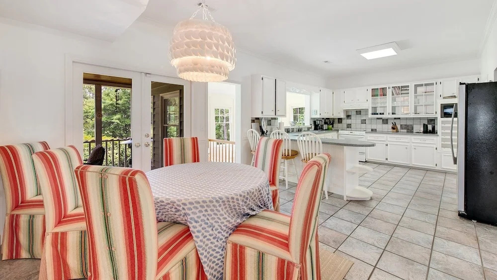 Relax And Be Tranquil By The Sea 5 Bedroom Home by Peace Vacations