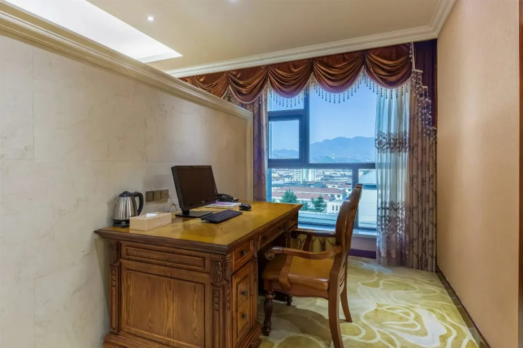 Hanyan Pearl Hotel