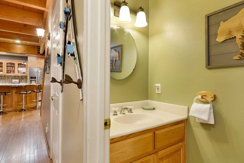 2052-mt. Mickelson 4 Bedroom Home by RedAwning