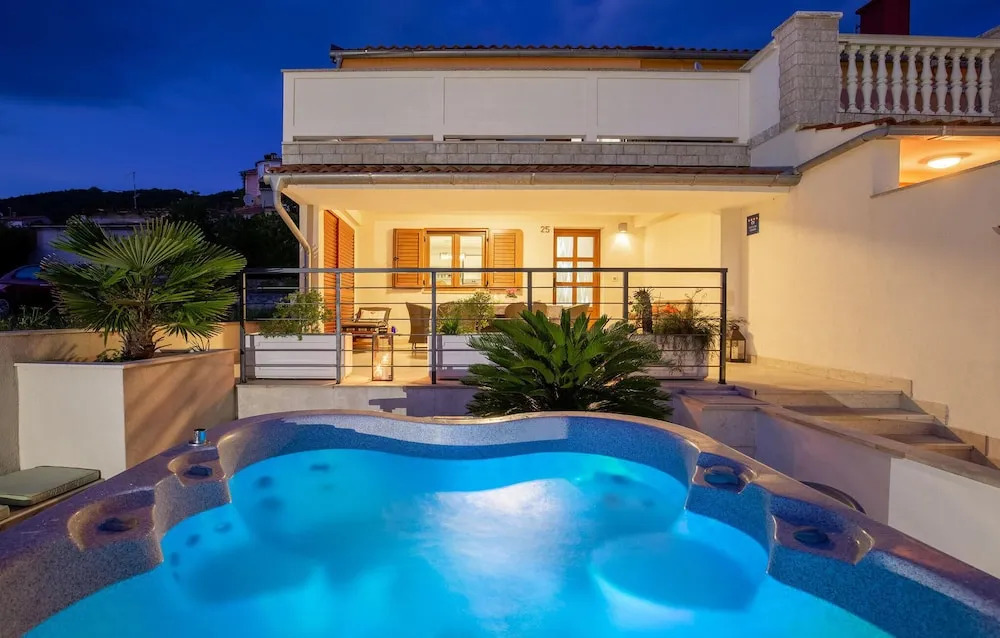 Awesome Home in Barbat with Hot Tub, WiFi, 4 Bedrooms