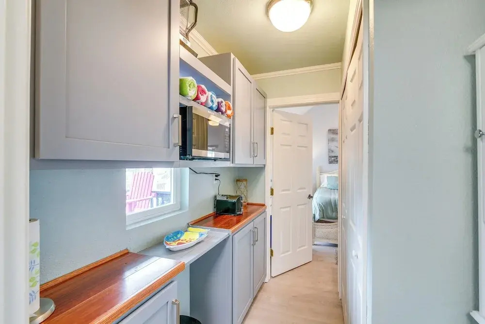 Retreat w/ Hot Tub & Fenced Yard: Walk to Beach