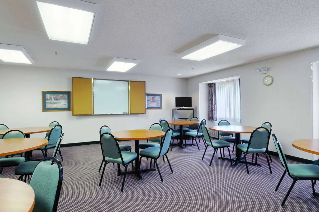 Microtel Inn & Suites by Wyndham New Ulm