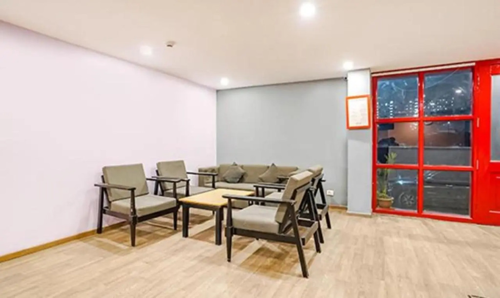 Townhouse Hotel Royal Adress Nearest Parthala Chowk