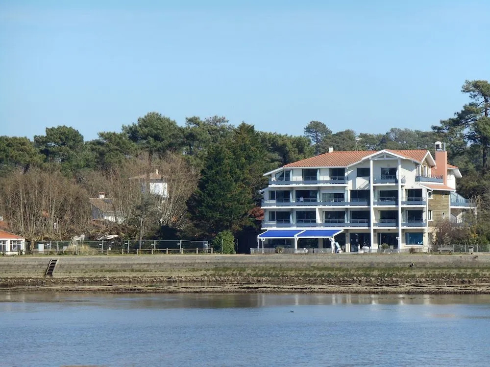 Hotel Le Pavillon Bleu