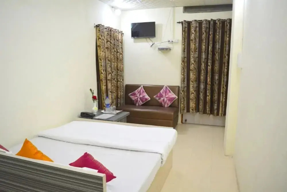 Goroomgo Satyam Residency Jabalpur