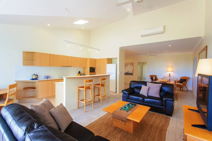 The Noosa Sound Holiday Collection