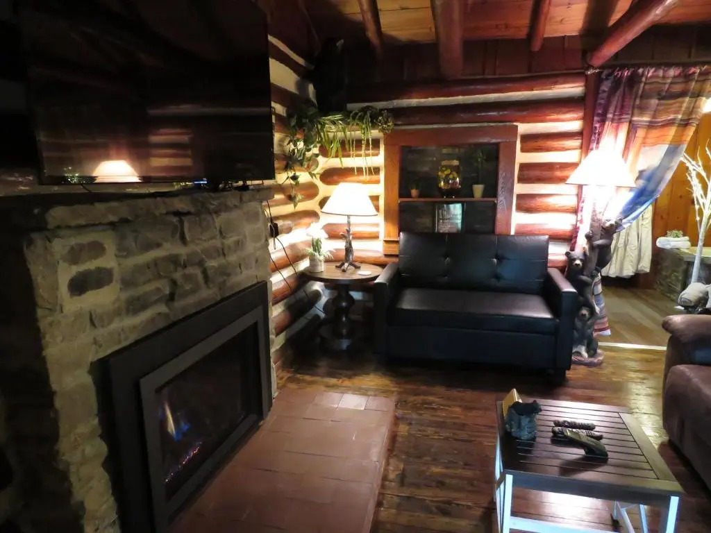 Tall Pines Inn