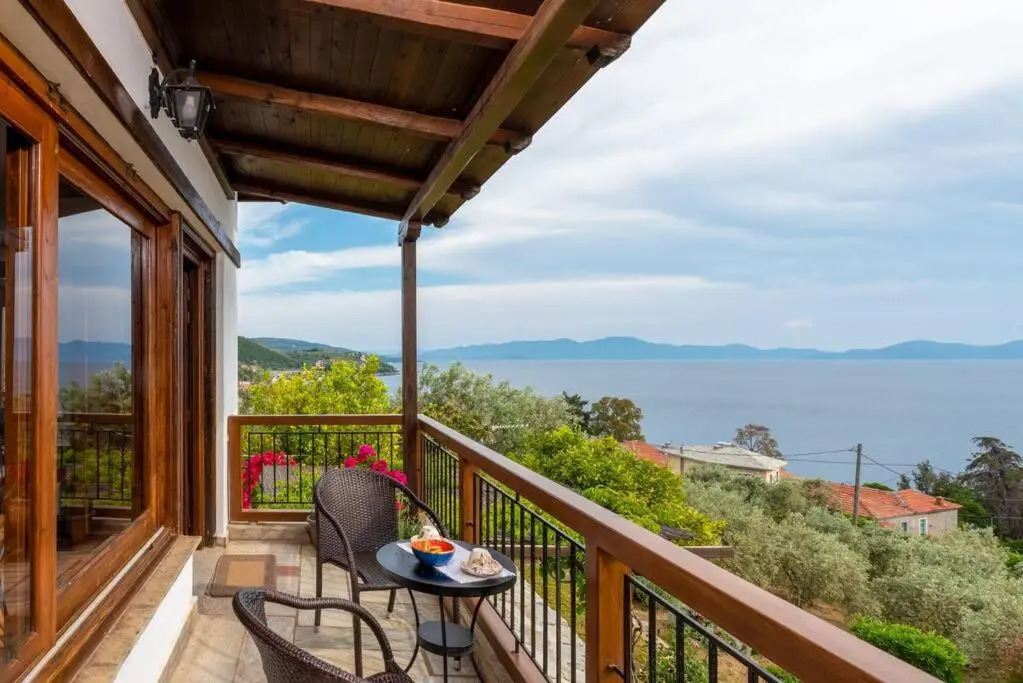 Seaside House with view over Pagasitikos