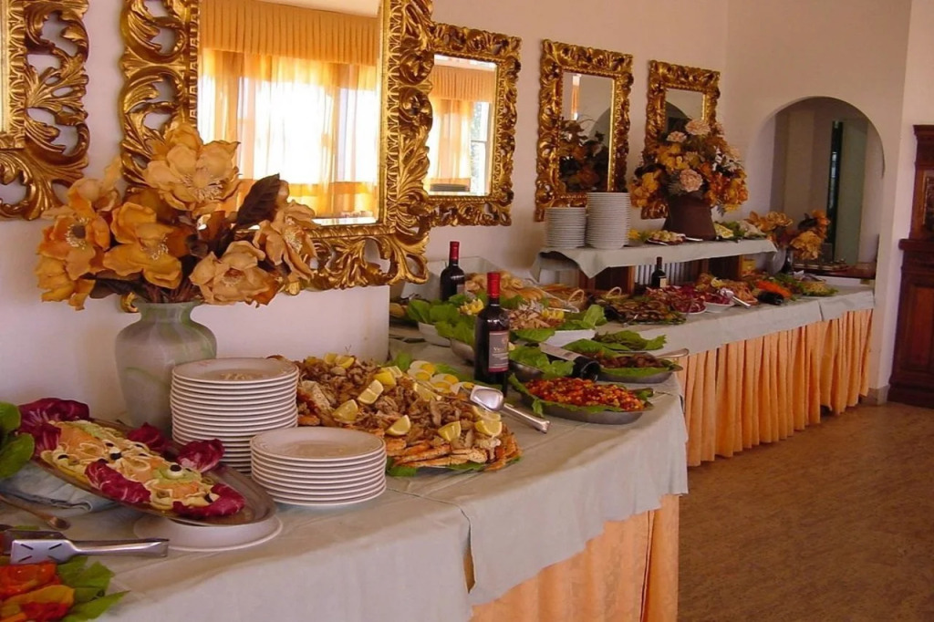 Mayflower Beach Hotel