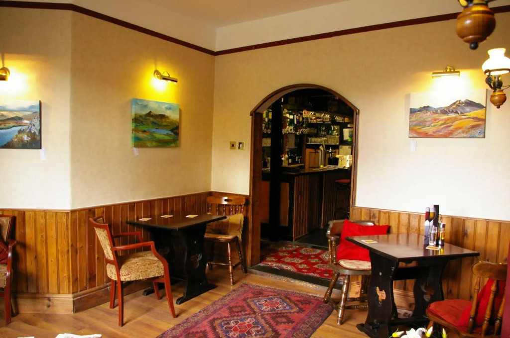 Elens Castle Bed, Breakfast and Bar