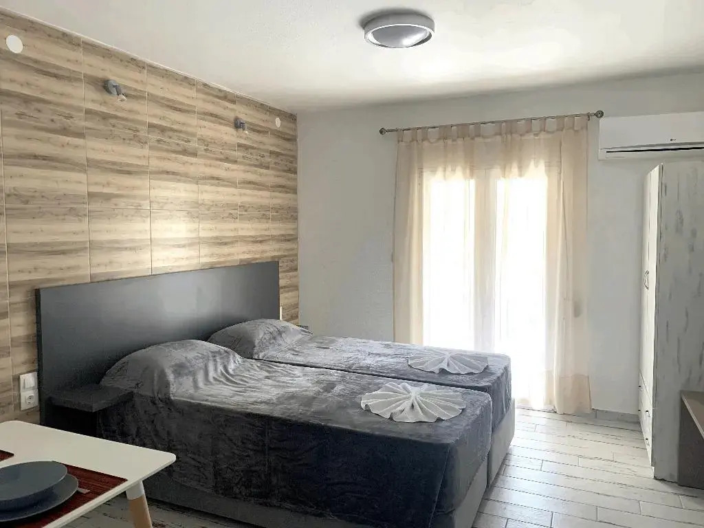 Polykratis Rooms
