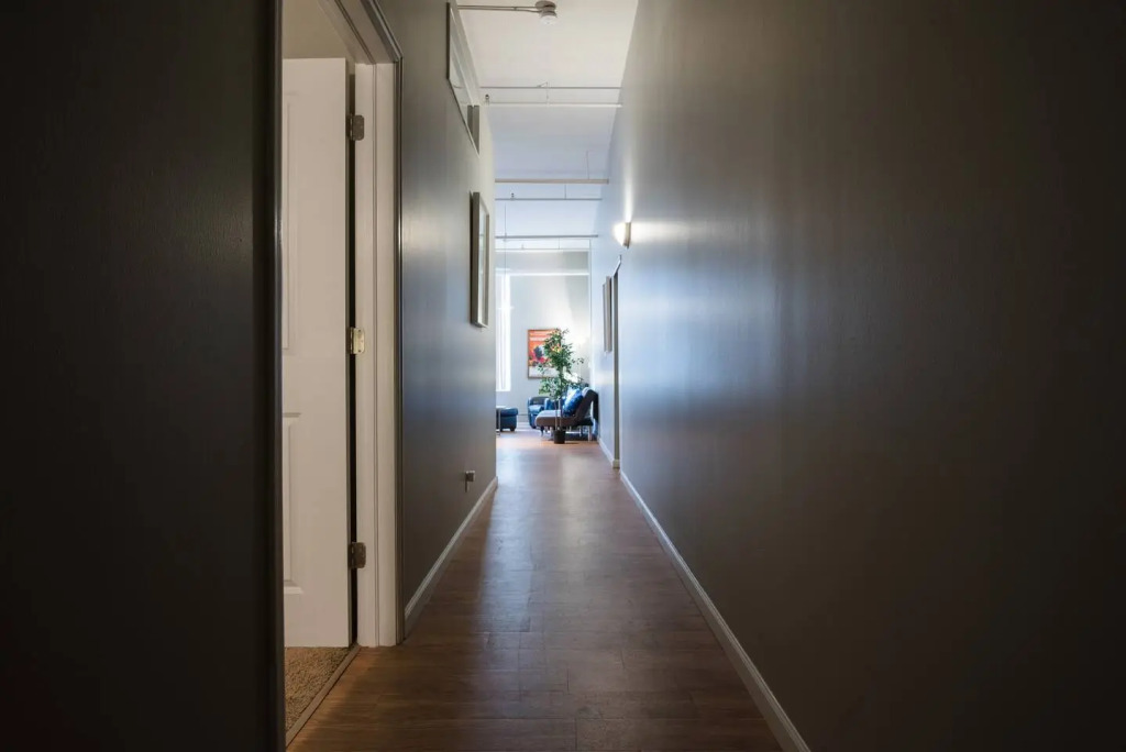 HUGE 2 Bedroom historic loft | Downtown Denver