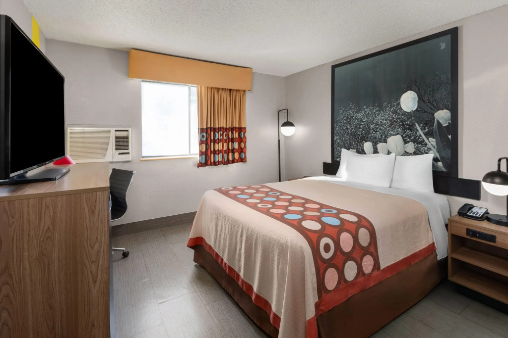Super 8 by Wyndham Kent/Akron Area