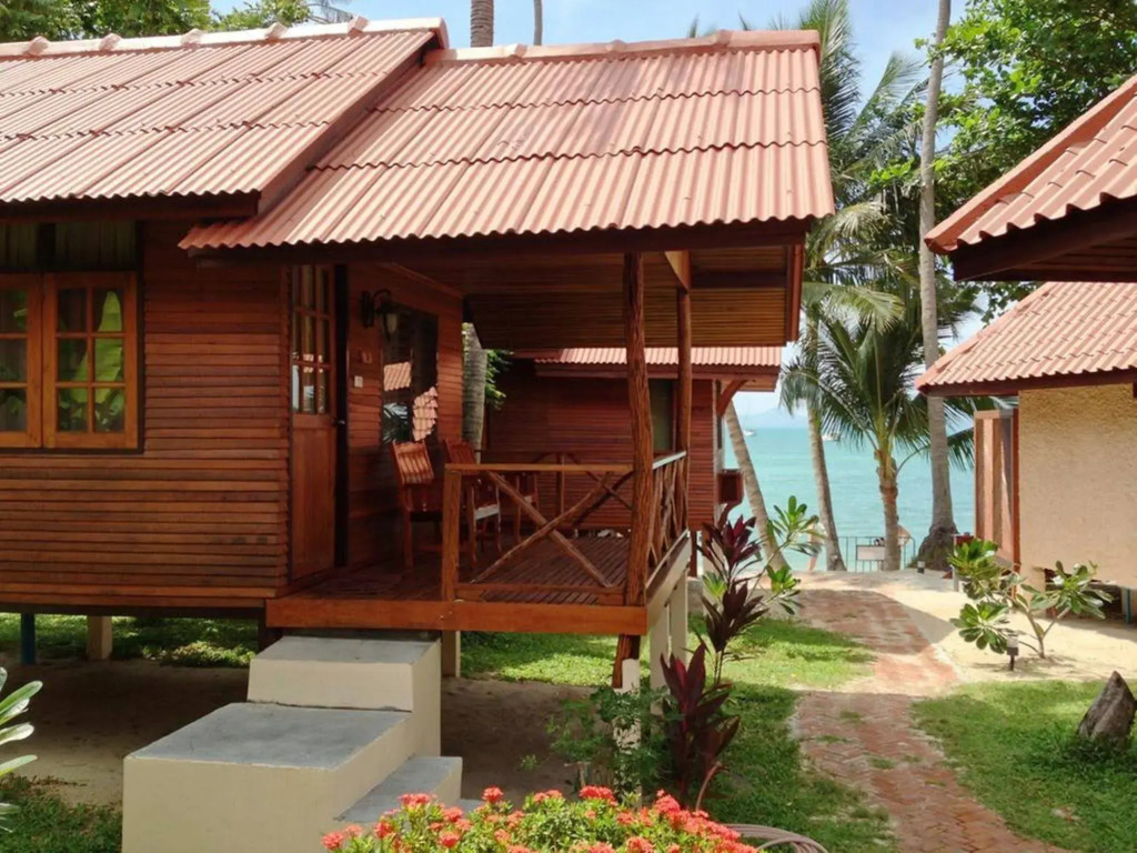 Dome Lay Beach Resort
