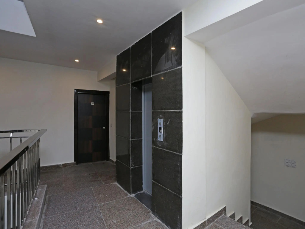 OYO 12171 Hotel Sky View