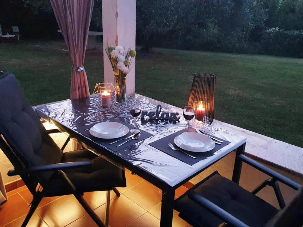 Bright Accommodation Near the sea in Zambratija