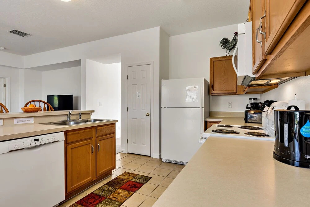 4 Bed Luxury at Legacy Park: Pool, Spa, Games Room